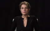 L'écrivaine Nathalie Azoulai présente son roman « Toutes les vies de Théo », publié en janvier 2025, dans une vidéo datant du 2 janvier 2025. (Capture d'écran Youtube / Librairie Mollat / utilisée conformément à l'article 27a de la loi sur le droit d'auteur)