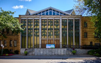 La synagogue Emanu-El-Beth Sholom, à Westmount, à Montréal, le 15 septembre 2022. (Crédit : D. Benjamin Miller/Wikimedia)