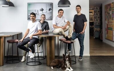 Les fondateurs de la cyber-unicorne israélo-américaine Wiz, de gauche à droite : Yinon Costica, vice-président chargé des produits, Assaf Rappaport, PDG, Ami Luttwak, directeur technique, et Roy Reznik, vice-président chargé de la recherche et du développement. (Avishag Shaar-Yashuv)