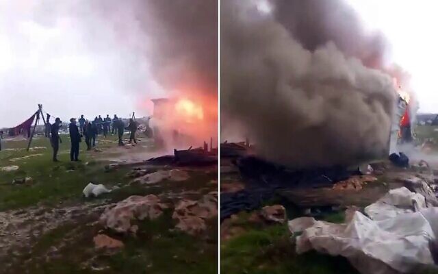 Des bâtiments de fortune dans un village bédouin de Cisjordanie brûlent après avoir été incendiés par des résidents d'implantation israéliens le 22 février 2025. (Crédit : capture d'écran/X)