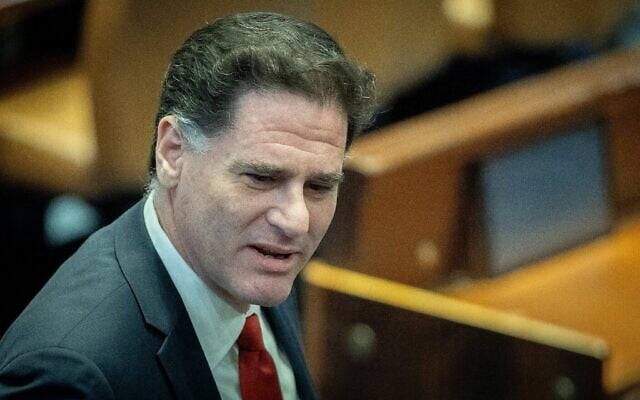 Le ministre des Affaires stratégiques Ron Dermer assiste à une séance plénière de la Knesset le 22 janvier 2025. (Crédit : Yonatan Sindel/ Flash90) Le ministre des Affaires stratégiques Ron Dermer assiste à une séance plénière de la Knesset le 22 janvier 2025. (Crédit : Yonatan Sindel/ Flash90)