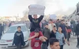 Des Palestiniens manifestent contre le Hamas à Gaza le 27 mars 2025. (Crédit : Capture d'écran/X)