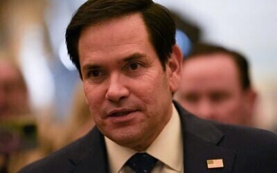Le Secrétaire d'État américain Marco Rubio assiste au discours du président Donald Trump lors d'une session conjointe du Congrès au Capitole des États-Unis à Washington, le 4 mars 2025. (Crédit : Allison Robbert/AFP)