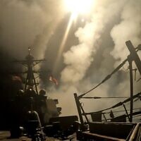 Cette photo publié par le CENTCOM américain sur X le 15 mars 2025, montre les forces du CENTCOM lançant une opération contre des cibles houthies au Yémen. (AFP Photo/US Central Command)