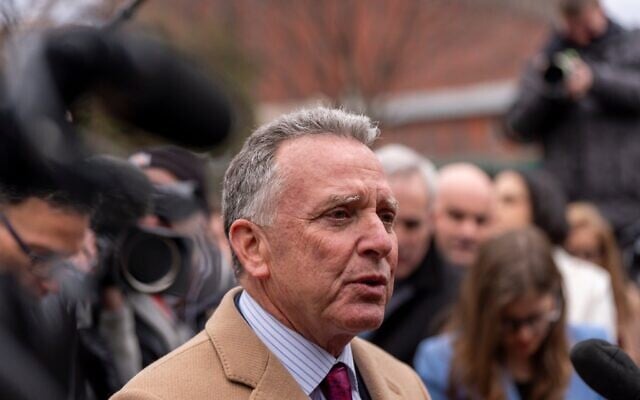 Steve Witkoff, envoyé spécial de la Maison-Blanche pour le Moyen-Orient, s’adresse aux journalistes, à la Maison-Blanche, à Washington, le 6 mars 2025. (Crédit : AP/Alex Brandon) Steve Witkoff, envoyé spécial de la Maison-Blanche pour le Moyen-Orient, s’adresse aux journalistes, à la Maison-Blanche, à Washington, le 6 mars 2025. (Crédit : AP/Alex Brandon)
