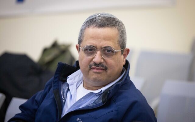 L'ancien chef de la police israélienne Roni Alsheich arrive pour témoigner devant la commission d'enquête sur la catastrophe de Meron, à Jérusalem, le 11 janvier 2022. (Crédit : Yonatan Sindel/Flash90) L'ancien chef de la police israélienne Roni Alsheich arrive pour témoigner devant la commission d'enquête sur la catastrophe de Meron, à Jérusalem, le 11 janvier 2022. (Crédit : Yonatan Sindel/Flash90)
