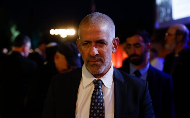 Ronen Bar, chef des services de sécurité du Shin Bet, assiste à une cérémonie organisée au musée commémoratif de l'Holocauste Yad Vashem à Jérusalem, à l'occasion de Yom HaShoah, le 27 avril 2022. (Crédit : Olivier Fitoussi/Flash90) Ronen Bar, chef des services de sécurité du Shin Bet, assiste à une cérémonie organisée au musée commémoratif de l'Holocauste Yad Vashem à Jérusalem, à l'occasion de Yom HaShoah, le 27 avril 2022. (Crédit : Olivier Fitoussi/Flash90)