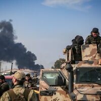 Les forces de l'armée syrienne se dirigent vers Lattaquié pour combattre les combattants de l'ancien régime de Bashar el-Assad, le 7 mars 2025. (Asaad Syria/Flash90)