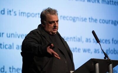 Le professeur David Hirsh, directeur général du Centre de Londres pour l'étude de l'antisémitisme contemporain, sur une photo non datée. (Autorisation)