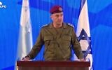 Le chef sortant de Tsahal, Herzi Halevi, prend la parole lors de la cérémonie de nomination d'Eyal Zamir comme nouveau chef d'Etat-major de Tsahal, au quartier général de Tsahal, à Tel Aviv, le 5 mars 2025. (Capture d'écran : GPO)