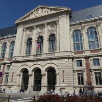 Façade de Sciences Po Lille, ancienne Faculté de lettres de l'Université de Lille. (Crédit : CC BY-SA 4.0)