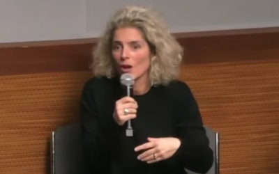 L'historienne Johanna Lehr, prend la parole lors de la conférence « La France et la Shoah », organisée par le Mémorial de la Shoah de Paris, le 5 février 2024. (Capture d'écran Youtube / Mémorial de la Shoah / utilisée conformément à l'article 27a de la loi sur le droit d'auteur)