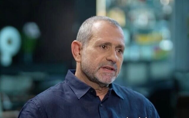 L'ancien chef du Shin Bet, Nadav Argaman, lors d'une interview télévisée diffusée le 13 mars 2025. (Crédit : Capture d'écran/Chaîne N12 ; utilisée conformément à l'article 27a de la loi sur le droit d'auteur) L'ancien chef du Shin Bet, Nadav Argaman, lors d'une interview télévisée diffusée le 13 mars 2025. (Crédit : Capture d'écran/Chaîne N12 ; utilisée conformément à l'article 27a de la loi sur le droit d'auteur)