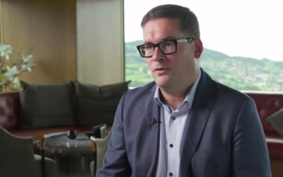 David Zuberbühler, député suisse UDC., dans un vidéo publiée le 5 septembre 2023. (Capture d'écran Youtube / GastroSuisse / utilisée conformément à l'article 27a de la loi sur le droit d'auteur)