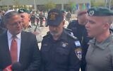De gauche à droite : le ministre de la Sécurité nationale Itamar Ben Gvir, le chef de la police israélienne Danny Levy et le nouveau chef de la Garde nationale Nahshon Nagler lors de l'inauguration de la Garde nationale à l'Académie nationale de police de Beit Shemesh, le 15 janvier 2025. (Crédit : Capture d'écran/Ynet)