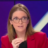 La ministre chargée de la Lutte contre les discriminations, Aurore Bergé, sur le plateau de BFMTV, le dimanche 30 mars 2025. (Capture d'écran X / BFMTV)