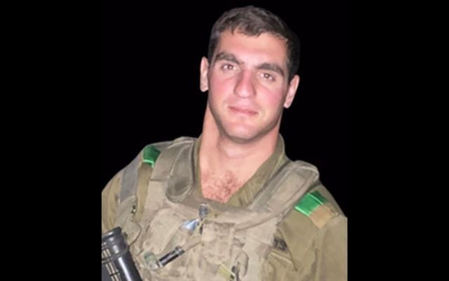 Sergent-chef Regev Amar, tué en combattant des terroristes du Hamas qui envahissaient le kibboutz Kissufim le 7 octobre 2023. (Crédit : Armée israélienne) Sergent-chef Regev Amar, tué en combattant des terroristes du Hamas qui envahissaient le kibboutz Kissufim le 7 octobre 2023. (Crédit : Armée israélienne)