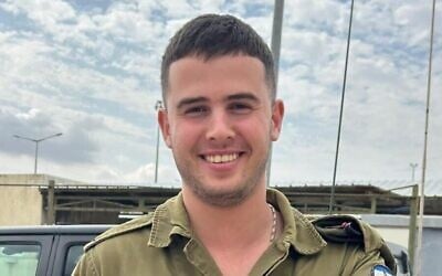 Sgt. Ron Sherman, enlevé de sa base militaire le 7 octobre, tué en captivité en novembre, son corps a été récupéré en décembre 2023. (Crédit : Armée israélienne)
