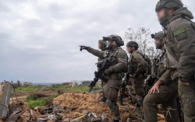 Les troupes de Tsahal dans la bande de Gaza, sur une photo diffusée par l'armée le 23 mars 2025. (Crédit : Armée israélienne)
