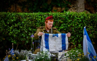Le cimetière militaire du mont Herzl à Jérusalem, le 13 mai 2024. (Crédit : Chaïm Goldberg/Flash90)