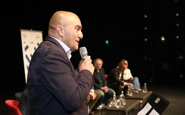 L'ambassadeur de France en Israël, Frédéric Journès prend la parole à l'occasion de la conférence « La République contre l’antisémitisme », organisée notamment par l'Institut français d'Israël, au Grand Auditorium du Centre Suzanne Dellal, à Tel Aviv, le 21 avril 2025. (Crédit : Gideon Markowicz)