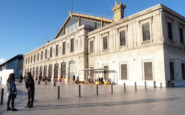 La façade de la gare Saint-Charles, à Marseille, le 7 mars 2018. (Crédit : Smiley.toerist / CC BY-SA 4.0)