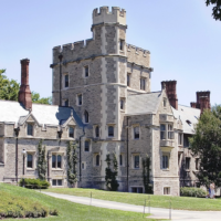 Blair Hall à l'Université de Princeton, à Princeton, dans le New Jersey, en 2006. (Alfred Hutter via Wikimedia Commons/JTA)