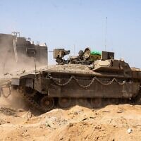 Des troupes de la 188ᵉ brigade du Corps Blindé Mécanisé opérant à Rafah, dans le sud de Gaza, sur une photo publiée le 13 avril 2025. (Crédit : Armée israélienne)