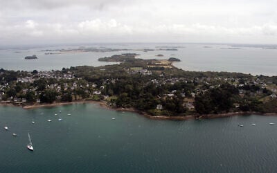 Vue aérienne datée du 02 septembre 2006 de l'île aux Moines dans le Golfe du Morbihan. AFP PHOTO MARCEL MOCHET (Photo by MARCEL MOCHET / AFP)