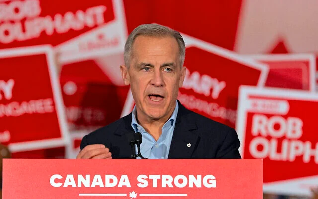 Le premier ministre canadien Mark Carney prend la parole lors d'un rassemblement de campagne au Metropolitan Centre de Toronto, en Ontario, le 4 avril 2025. (Crédit : Peter Power/AFP) Le premier ministre canadien Mark Carney prend la parole lors d'un rassemblement de campagne au Metropolitan Centre de Toronto, en Ontario, le 4 avril 2025. (Crédit : Peter Power/AFP)