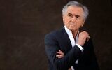 L'écrivain Bernard-Henri Lévy prendra la parole lors de la cérémonie d'ouverture du Festival international des écrivains, à Jérusalem, le 18 mai 2025. (Crédit : Alexis Duclos)