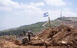 Vue depuis le poste militaire de l’armée israélienne "Margaliot Defender", dans le sud du Liban, à la périphérie de Markaba, le 2 avril 2025. (Crédit : Emanuel Fabian/Times of Israel)