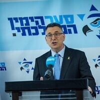 Le ministre des Affaires étrangères Gideon Saar dirige une réunion de son parti Tikva Hadasha, à la Knesset, le 10 mars 2025. (Crédit : Yonatan Sindel/Flash90)