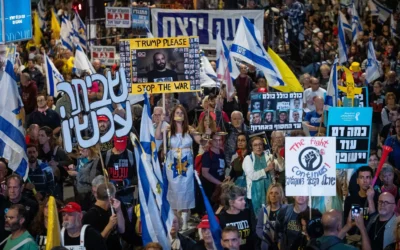 Manifestation contre le gouvernement et en faveur d'un accord sur les otages près de la Knesset à Jérusalem, le 31 mars 2025. (Crédit : Yonatan Sindel/Flash90)