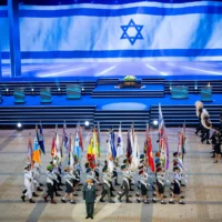 La principale répétition de la cérémonie de Yom HaAtsmaout au Mont Herzl, à Jérusalem, le 28 avril 2025. (Crédit : Yonatan Sindel/Flash90)