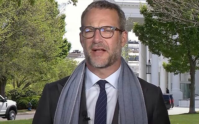 L'envoyé américain pour les otages Adam Boehler s'entretenant avec Al Jazeera dans une interview diffusée le 17 avril 2025. (Crédit : Capture d'écran/YouTube) L'envoyé américain pour les otages Adam Boehler s'entretenant avec Al Jazeera dans une interview diffusée le 17 avril 2025. (Crédit : Capture d'écran/YouTube)