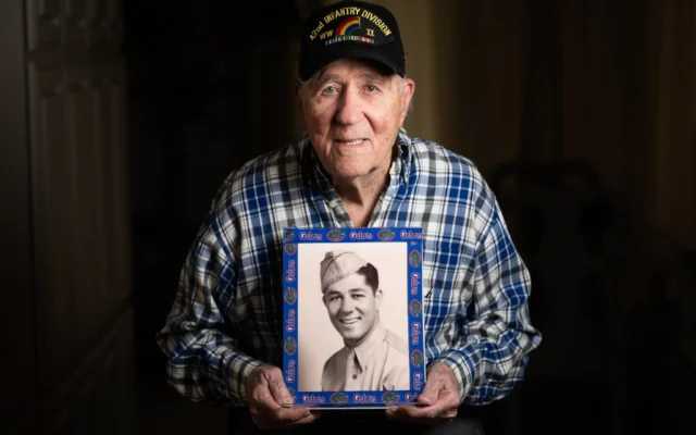 Hilbert Margol, 101 ans et vétéran de la Seconde Guerre mondiale, a servi dans la 42e division d'infanterie de l'armée américaine qui a libéré Dachau. (Benjamin Mack-Jackson)