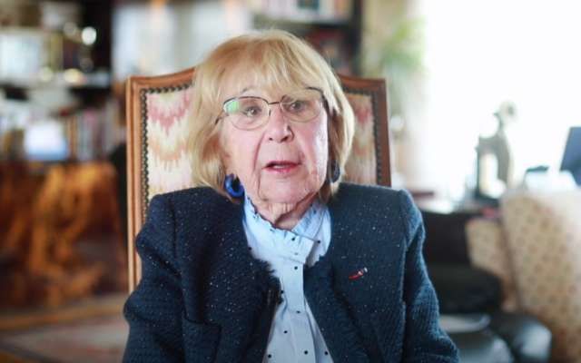 Arlette Testyler-Reimann, rescapée de la Shoah et présidente de l'Union des déportés d'Auschwitz, dans une vidéo datant du 3 décembre 2023. (Crédit : Capture d'écran/Youtube Léa Bordier ; utilisée conformément à l'article 27a de la loi sur le droit d'auteur)