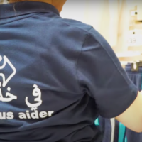 Employée du magasin Carrefour situé dans le centre commercial de Sousse, en Tunisie, dans une vidéo promotionnelle publiée le 26 juillet 2024. (Capture d'écran Youtube / TUNISIE.co / utilisée conformément à l'article 27a de la loi sur le droit d'auteur)