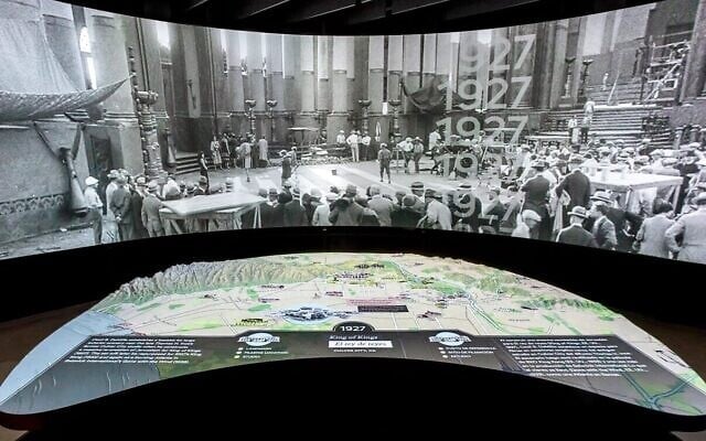 Vue non datée d'une carte exposée dans le cadre de l'exposition « Hollywoodland » à l'Academy Museum de Los Angeles, en Californie. (Josh White, JWPictures/Fondation du musée de l'Académie) Vue non datée d'une carte exposée dans le cadre de l'exposition « Hollywoodland » à l'Academy Museum de Los Angeles, en Californie. (Josh White, JWPictures/Fondation du musée de l'Académie)