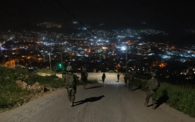Les soldats de l'armée israélienne opèrent dans la ville de Naplouse, en Cisjordanie, sur une photo publiée le 9 avril 2025. (Crédit : Tsahal)