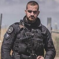 Sergent-chef Eliran Abergel, tué en combattant l'assaut du Hamas contre le kibboutz Beeri le 7 octobre 2023. (Crédit : Autorisation)