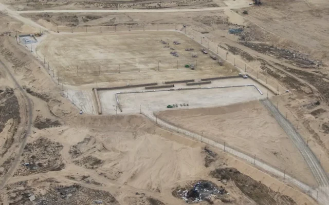 Des images diffusées par l'armée israélienne le 27 mai 2025 montrent un site de distribution d'aide dans le sud de Rafah à Gaza. (Crédit : Armée israélienne) Des images diffusées par l'armée israélienne le 27 mai 2025 montrent un site de distribution d'aide dans le sud de Rafah à Gaza. (Crédit : Armée israélienne)
