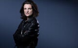 La journaliste et essayiste française Eugénie Bastié pose lors d'une séance photo, à Paris, le 3 juillet 2024. (crédit : JOEL SAGET / AFP)