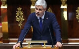 Le président du groupe parlementaire de la Droite républicaine, Laurent Wauquiez, prononce un discours suite à la déclaration de politique générale du Premier ministre français, Michel Barnier, à l'Assemblée nationale à Paris, le 1er octobre 2024. (Crédit : ALAIN JOCARD / AFP)
