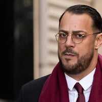 Le député de La France Insoumise (LFI) - Sébastien Delogu arrive pour son procès au palais de justice de Marseille, à Marseille, dans le sud-est de la France, le 7 janvier 2025. (Crédit : MIGUEL MEDINA / AFP)