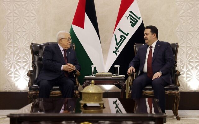 Le Premier ministre irakien Mohammed Shia al-Sudani rencontrant le dirigeant de l'Autorité palestinienne Mahmoud Abbas avant le 34ᵉ sommet de la Ligue arabe à Bagdad, le 16 mai 2025. (Crédit : Thaer Ghanaim/PPO/AFP) Le Premier ministre irakien Mohammed Shia al-Sudani rencontrant le dirigeant de l'Autorité palestinienne Mahmoud Abbas avant le 34ᵉ sommet de la Ligue arabe à Bagdad, le 16 mai 2025. (Crédit : Thaer Ghanaim/PPO/AFP)