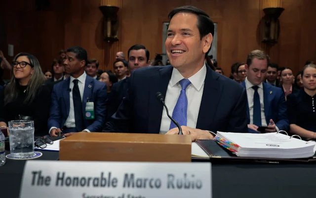 Le secrétaire d'État américain Marco Rubio assiste à une audition de la commission des affaires étrangères du Sénat dans le Dirksen Senate Office Building, le 20 mai 2025 à Washington. (Crédit : Anna Moneymaker/Getty Images/AFP)