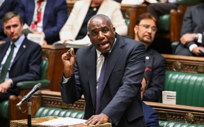 Le ministre britannique des affaires étrangères, David Lammy, s'adressant aux députés lors d'une déclaration sur Israël et la guerre à Gaza, à la Chambre des communes, à Londres, le 20 mai 2025. (Crédit : Chambre des Communes/AFP)