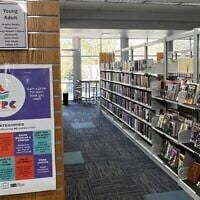 Illustration : Rayonnages d'une bibliothèque publique d'Eagle, dans l'Idaho, le 5 février 2024. (AP / Rebecca Boone)